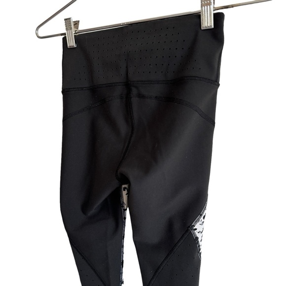 Athleta Printed Stealth TruCool Capri, Size XXS - Picture 9 of 12